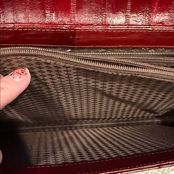Vintage America Deep Red Crossbody eel Bag - Picture 4 of 9
